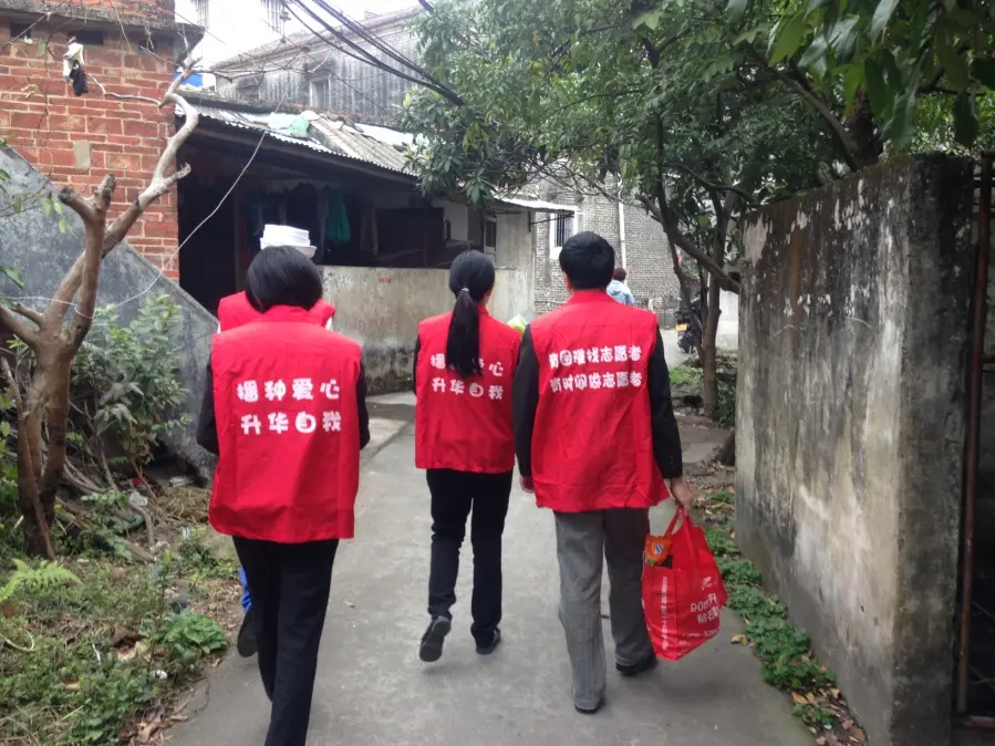 五邑碧桂园社区：“雷锋，您好！”