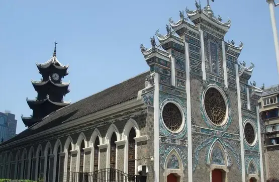 贵阳北天主教堂建于清嘉庆三年(1798).